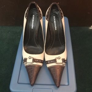 BCBG MaxAzria Pump