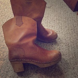 Sanita wooden clog booties