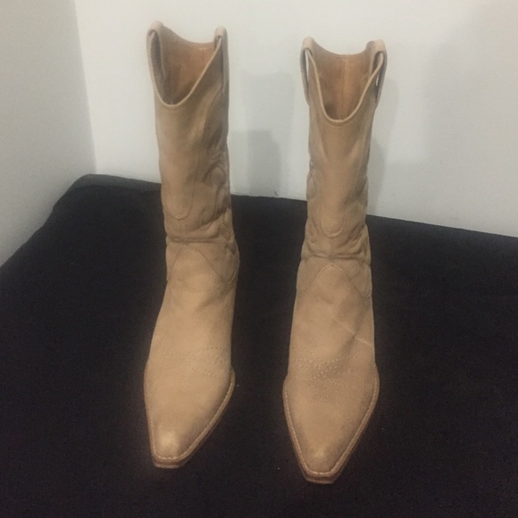 Nice pair of Penny Kenny cowboy boots. 7 1/2 M