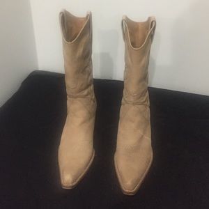 Nice pair of Penny Kenny cowboy boots. 7 1/2 M