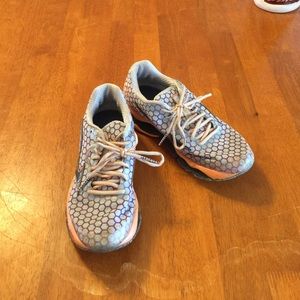 Mizuno running show.