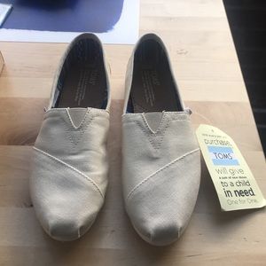 TOMS Classic