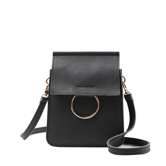 Minimal style crossbody bag