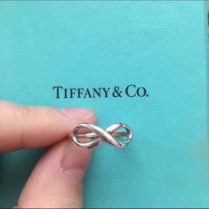 ‼️Tiffany & Co. Infinity Ring‼️