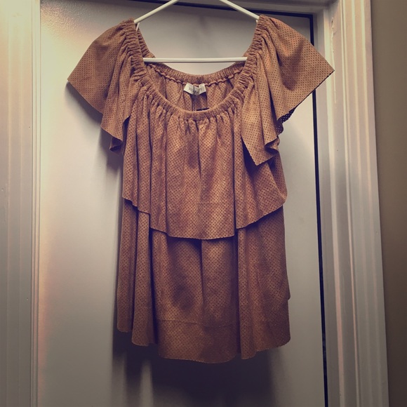 Adorable off the shoulder top