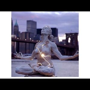 Meet your Posher, Aura