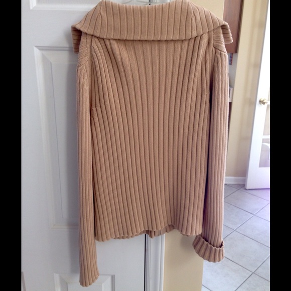 Cute cardigan from GAP - Picture 2 of 4