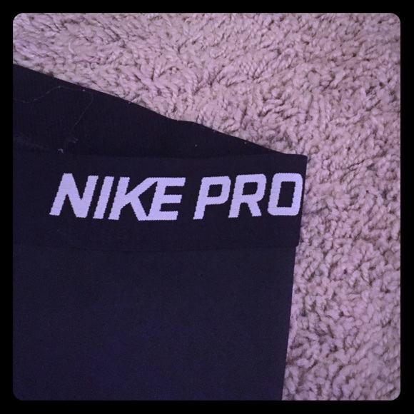 Nike Pro capris