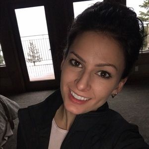 Meet your Posher, Stephanie