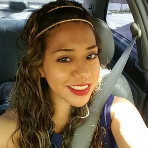 Meet your Posher, Olivia