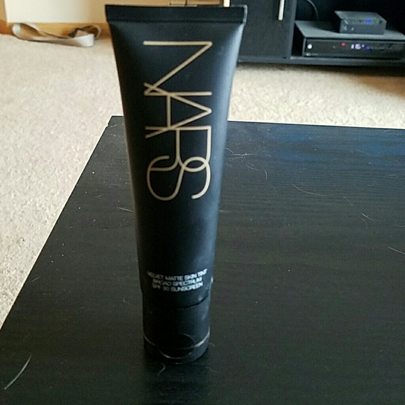 Nars Medium 1.5 Liquid Foundation
