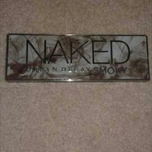 URBAN DECAY Smoky pallet!