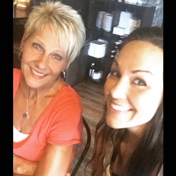 Meet your Posher, Colleen - Picture 7 of 14