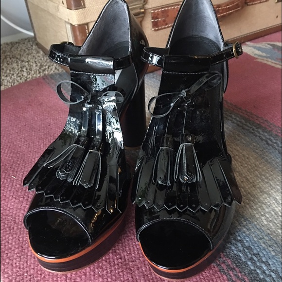 Pour La Victoire Black Fringe "Fiona" Heels 8M - Picture 4 of 4