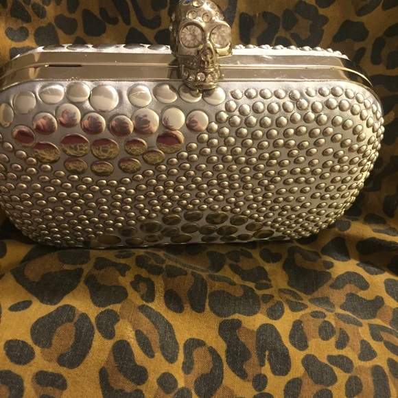 Pink Cosmo Studded Scull clutch.  chain included