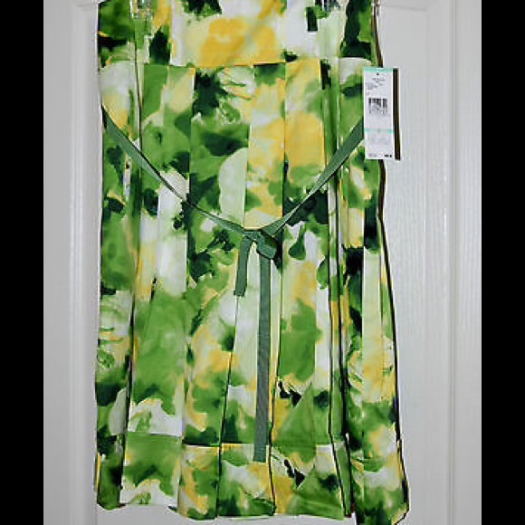 Women’s size 8 Skirt Jones New York Pleated Midi