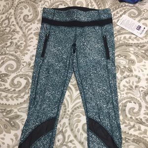 NWT lululemon inspire crop (7/8)