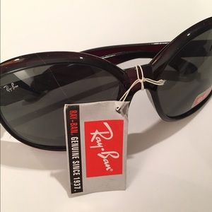 Black rounded ray bans