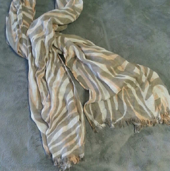 H&M zebra scarf