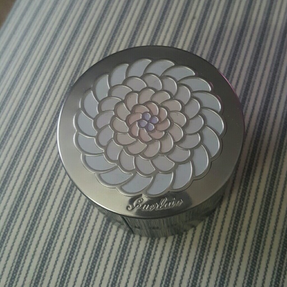 Guerlain Meteorites Perles in Teint Rose 01