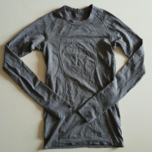 Lululemon Athletica Long sleeve workout