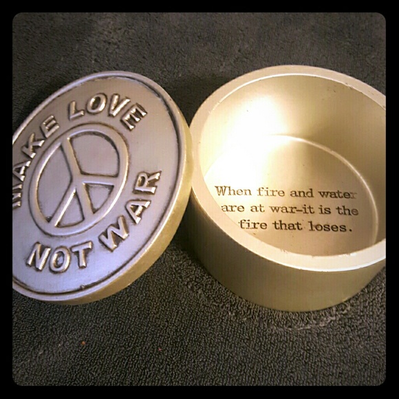 Jewelry/trinket box