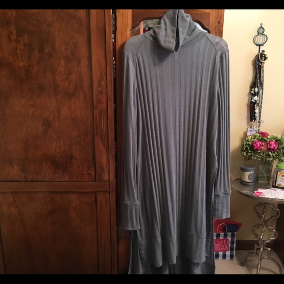 Free People Top - Picture 2 of 2