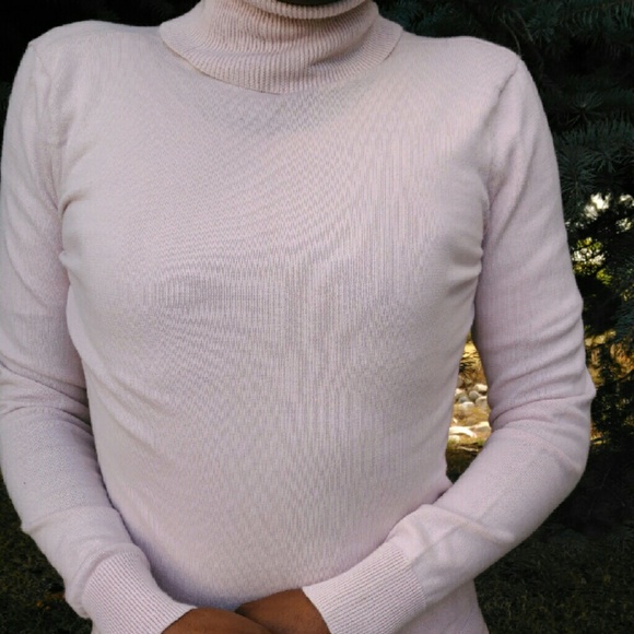 Cream Tablots Turtleneck