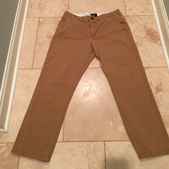 Men's American Eagle khaki pants