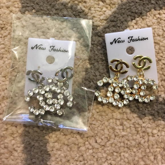 Fashion earrings and necklace