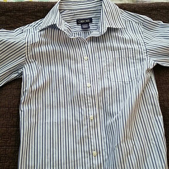Boys long sleeves shirt.