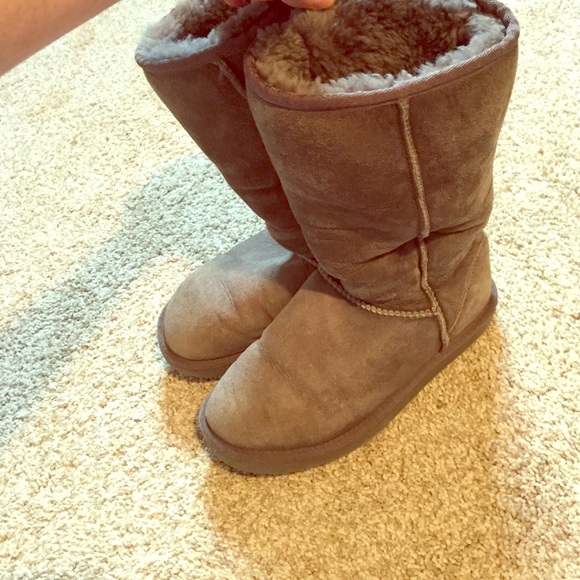 Heather Gray Ugg Boots size 6