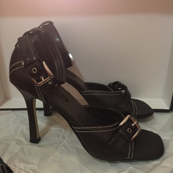 Shoes - Picture 2 of 4