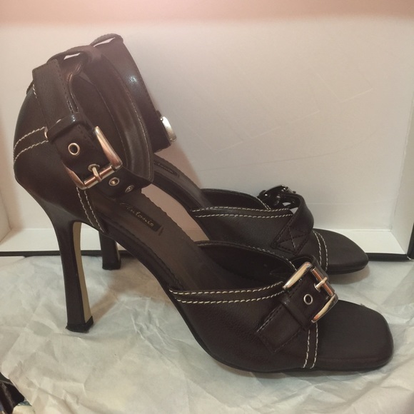 Shoes - Picture 3 of 4