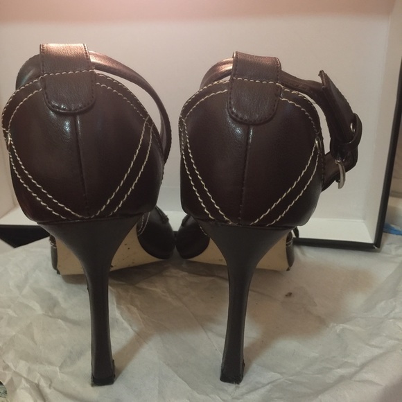 Shoes - Picture 4 of 4