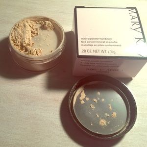 Mary Kay mineral powder foundation Ivory 1