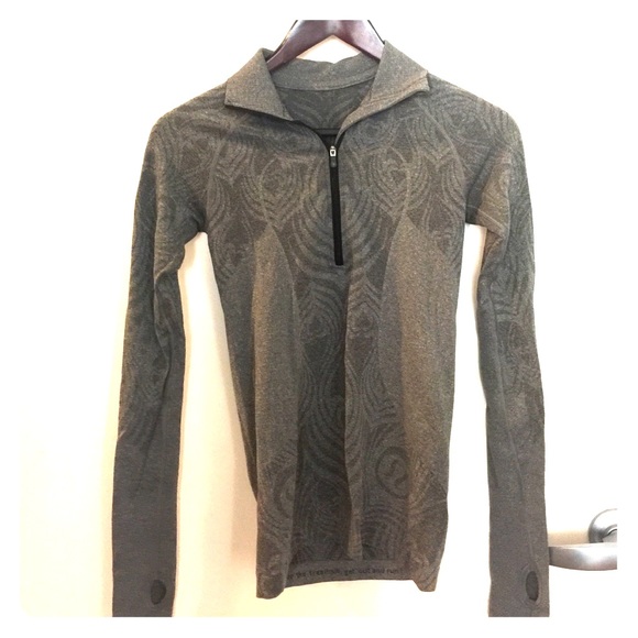 Lululemon Long Sleeve Quarter Zip Shirt Size 4
