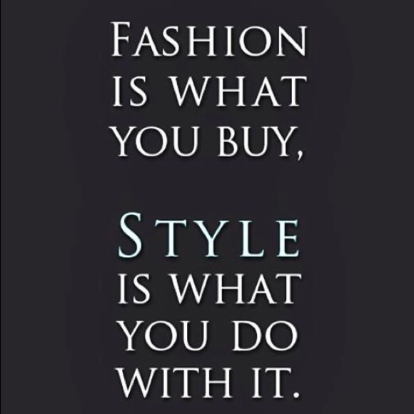 Hello! I'm Nicole! Welcome to my closet:) - Picture 4 of 4