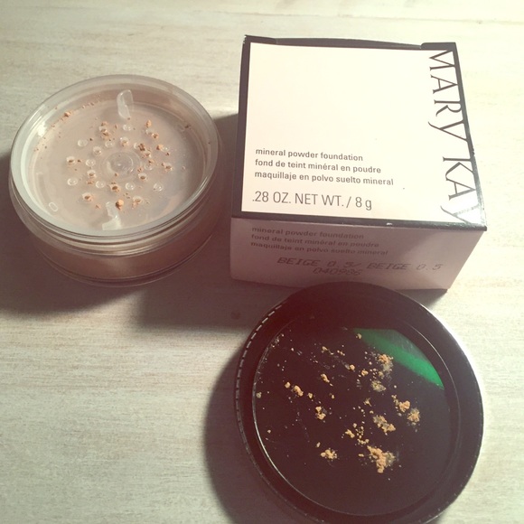 Mary Kay mineral powder foundation Beige 0.5