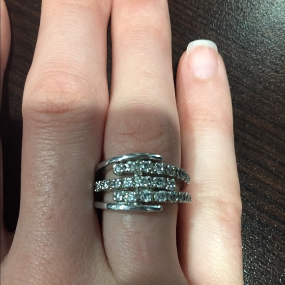 Silver Tone Three CZ Row Band - 7186 - Picture 4 of 4