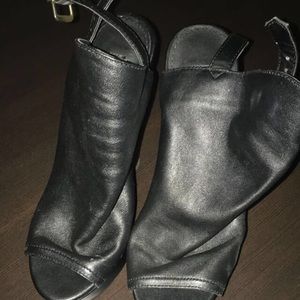 Black leather wedges STEVE MADDEN