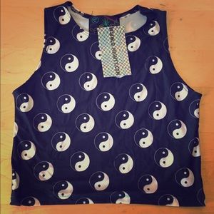 NWT yin yang print crop top