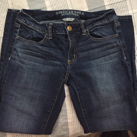 AMERICAN EAGLE OUTFITTERS SKINNY JEANS