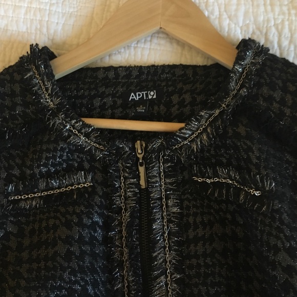 Round Neck Jacket - Picture 2 of 3