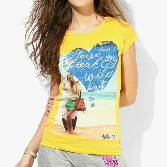 T shirt womens (new without tags )