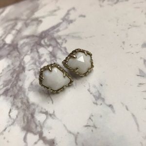 Kendra Scott Tessa Study Earrings in Ivory Pearl