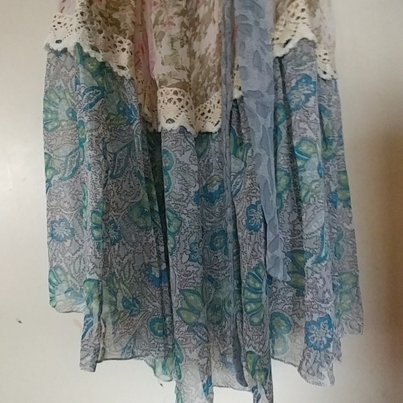 ๐ฌHP ๐นNWT SEXY BOHO FLORAL HALTER DRESS SIZE S๐ฅ - Picture 3 of 4