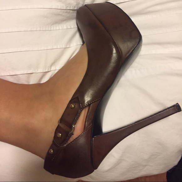 Guess brown platform heels.