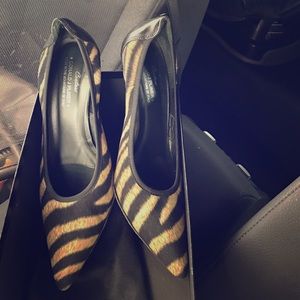 Donald Pliner 8 1/2 Tiger print heels