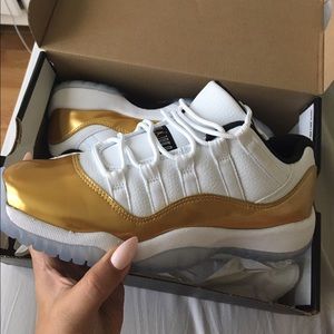 Air Jordan 11 retro low Gold